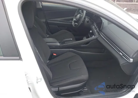 2024 Hyundai Elantra Sel z USA, uszkodzony, nr VIN KMHLM4DG2RU661451